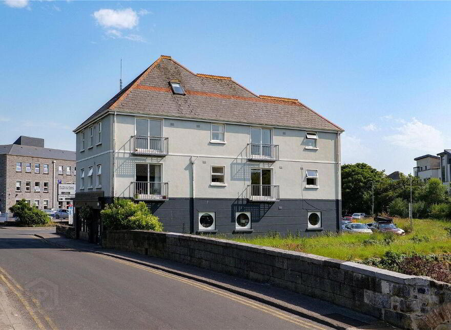 2 Madeira Island House, Mill Street, Galway City Centre, H91VP71