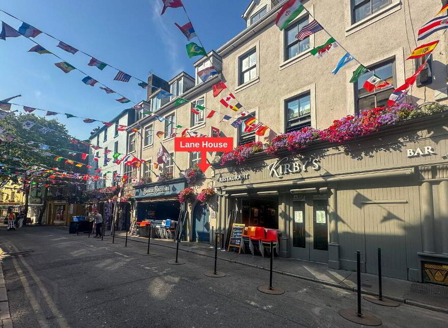 6 Lane House, Cross Street Upper, Galway City Centre, H91HV22