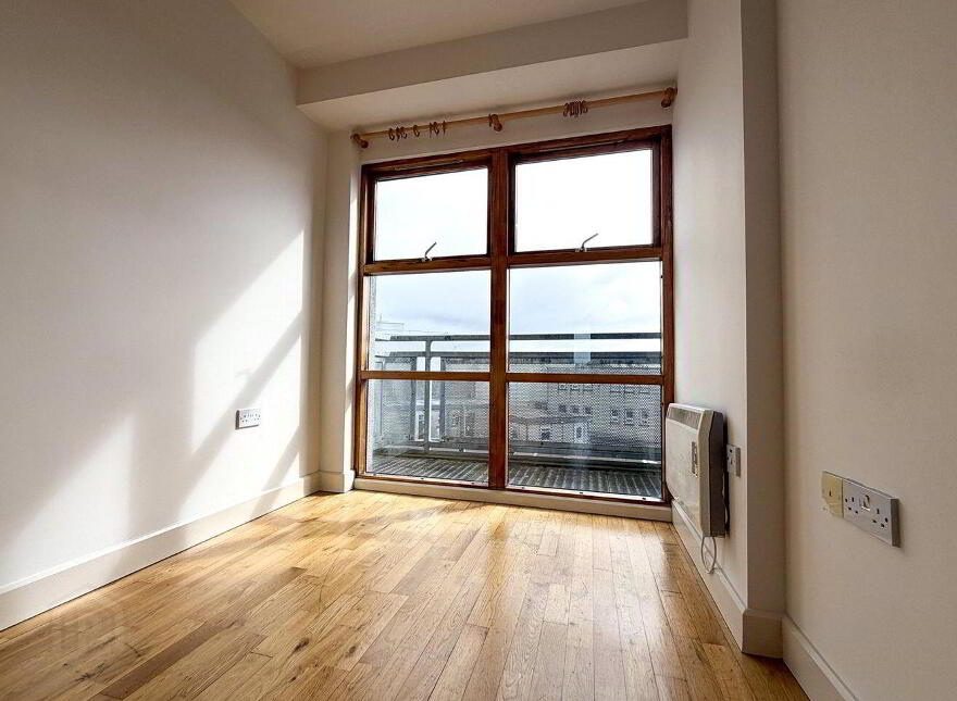 33 Crescent Court, Father Griffin Road, Galway City Centre, H91Y205