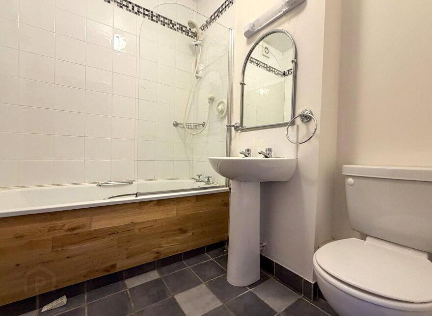 33 Crescent Court, Father Griffin Road, Galway City Centre, H91Y205