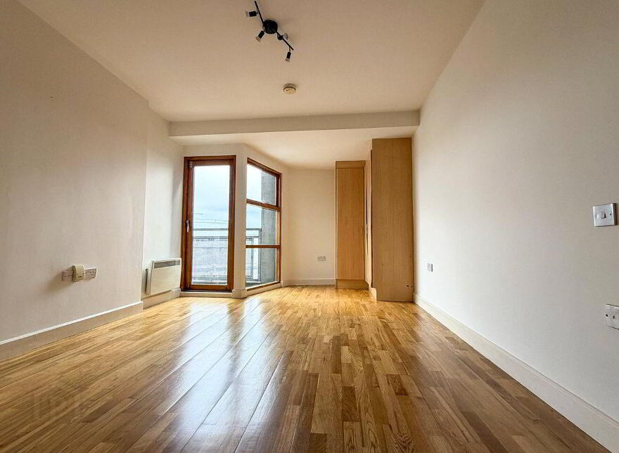 33 Crescent Court, Father Griffin Road, Galway City Centre, H91Y205
