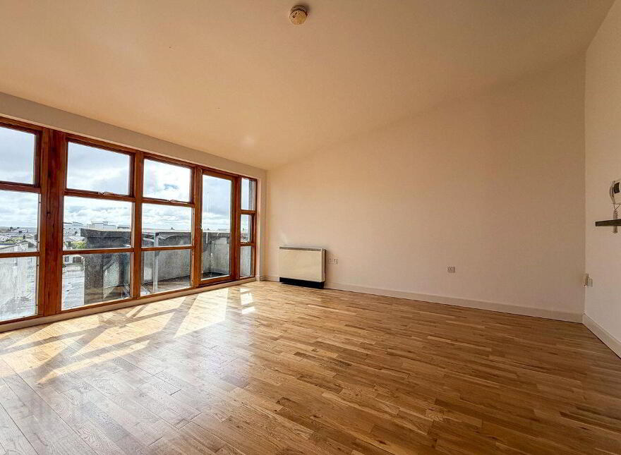 33 Crescent Court, Father Griffin Road, Galway City Centre, H91Y205