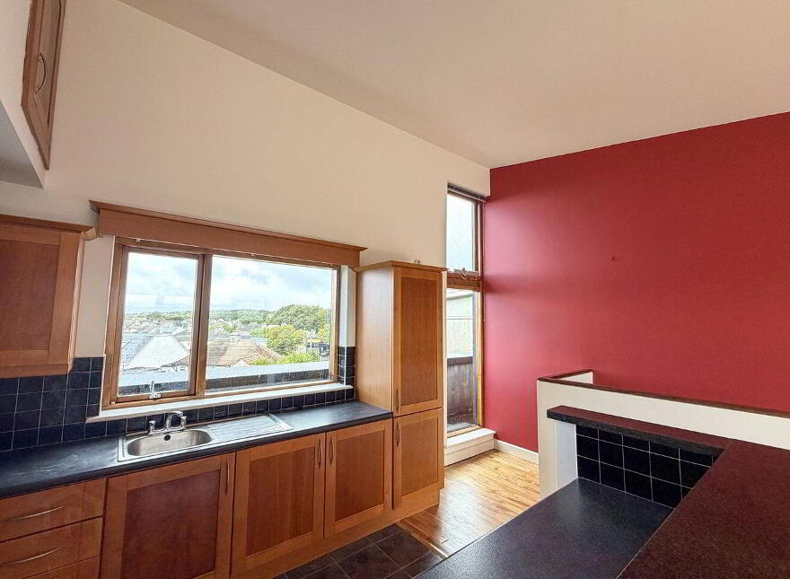 33 Crescent Court, Father Griffin Road, Galway City Centre, H91Y205