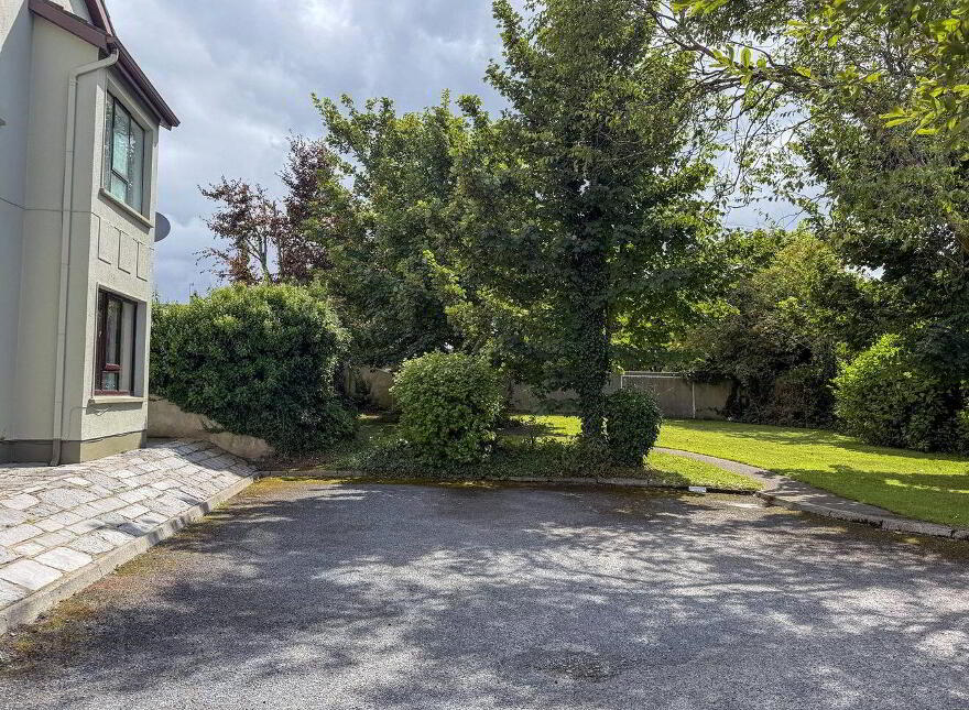 2 Martello Court, 75 Upper Newcastle Road, Newcastle, H91FD88