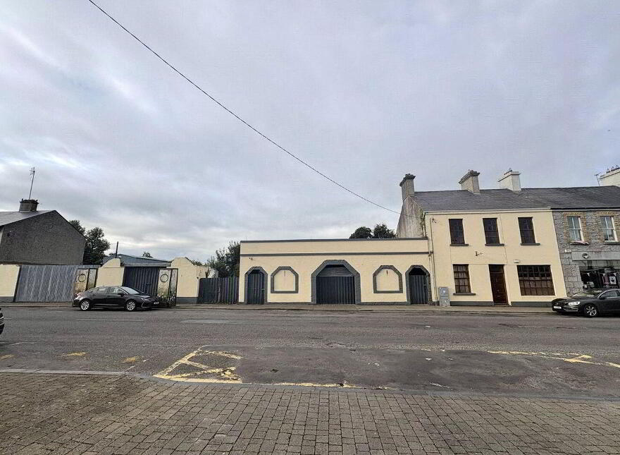 The Square, Mountbellew, Mountbellew, H53HR97