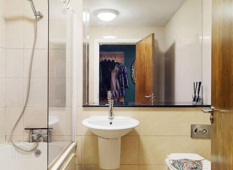 Apartment 8 Block A Mellowes Quay, Usher Street, Dublin 8, D08X654