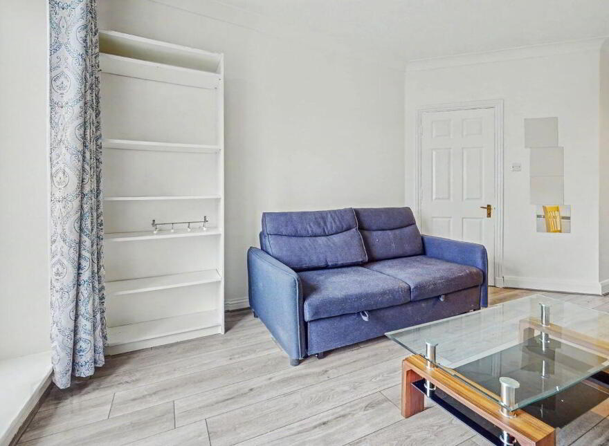 Apartment 24 Traders Wharf, Dublin 7, D08X951