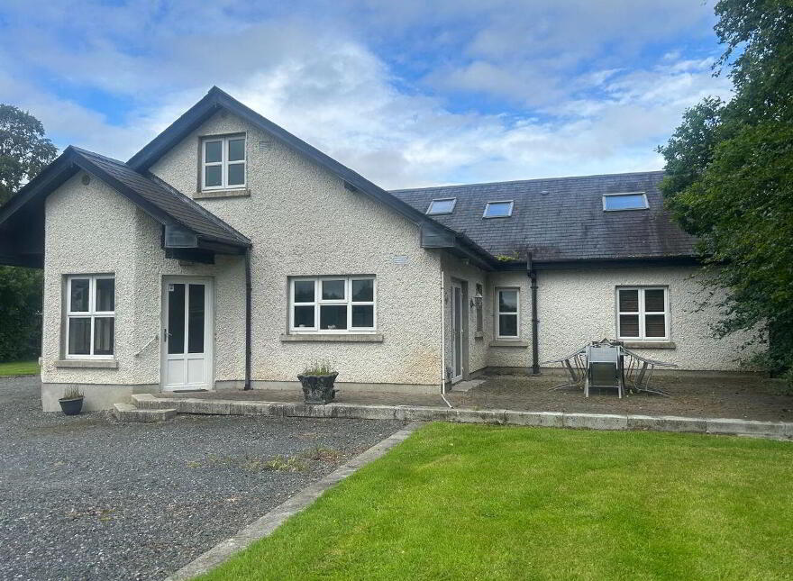 212 Mullantine, Rathangan, R51E688
