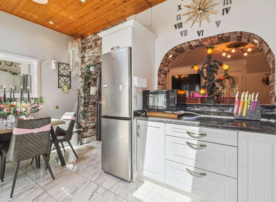 Alan Ville, 88 Bride Valley View, Fairhill, T23Y1T9