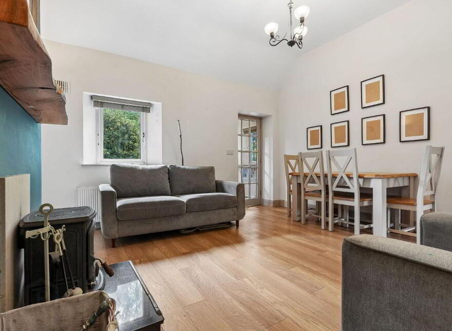 Reevesmount Cottage, Dublin Road, Athy, R14F832