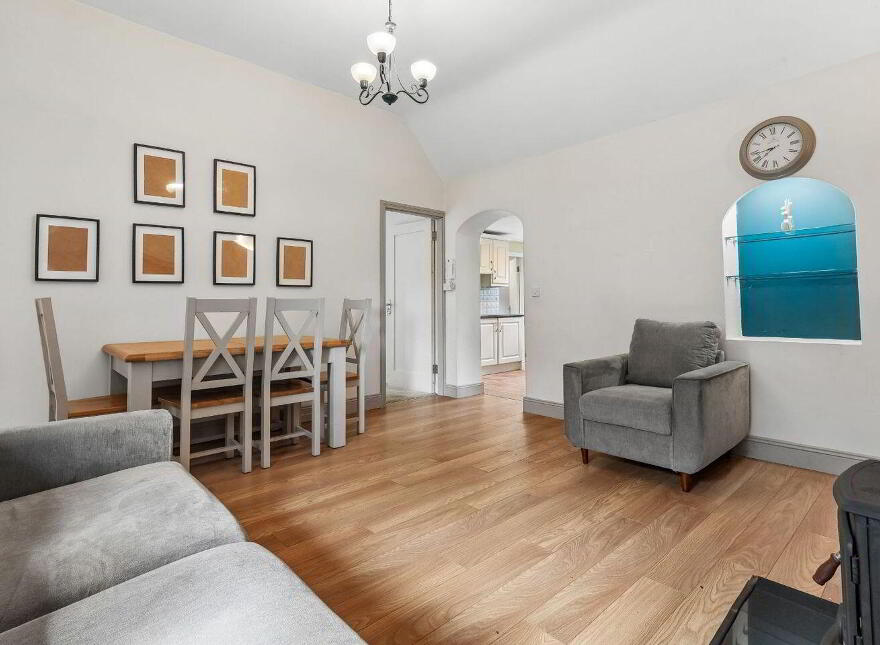 Reevesmount Cottage, Dublin Road, Athy, R14F832