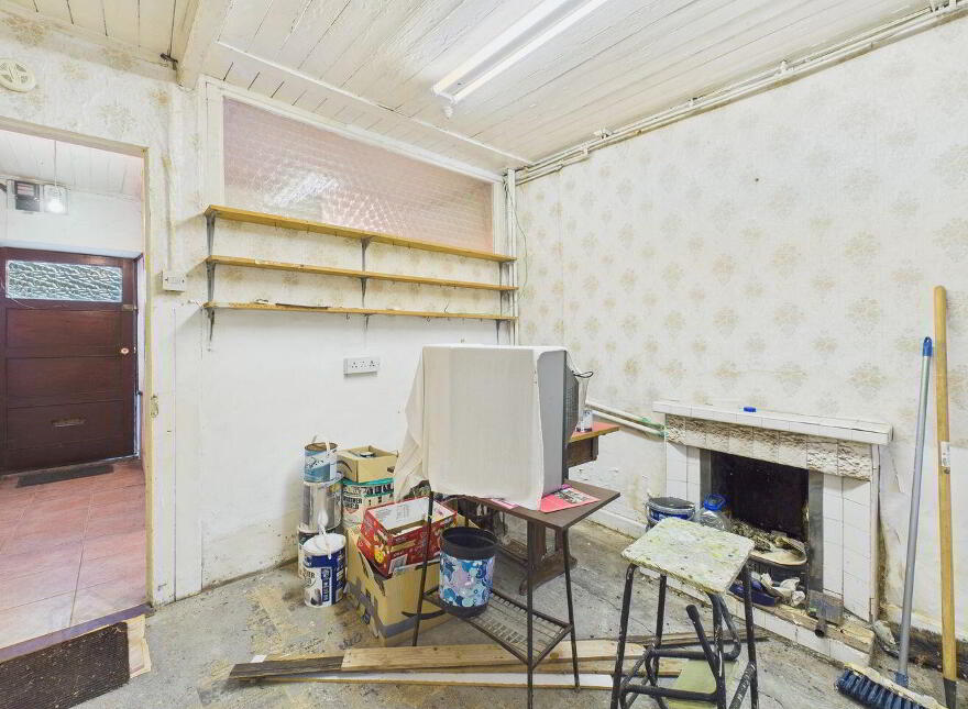 Saint Michael's Square, Ballinasloe, H53E304
