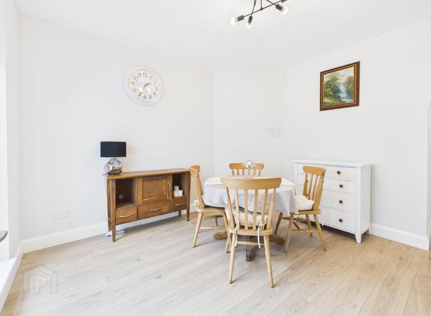 7 Bower Villas, Castlemaine Street, Athlone, N37W265