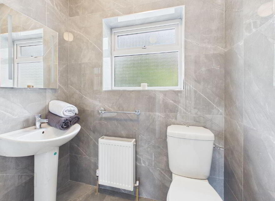 7 Bower Villas, Castlemaine Street, Athlone, N37W265