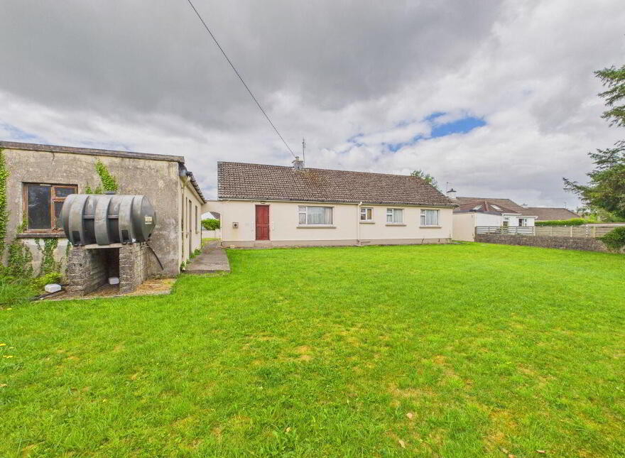 8 Oakmill Drive, Derrymullan, Ballinasloe, H53XA89