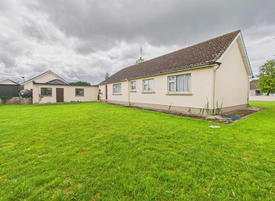 8 Oakmill Drive, Derrymullan, Ballinasloe, H53XA89