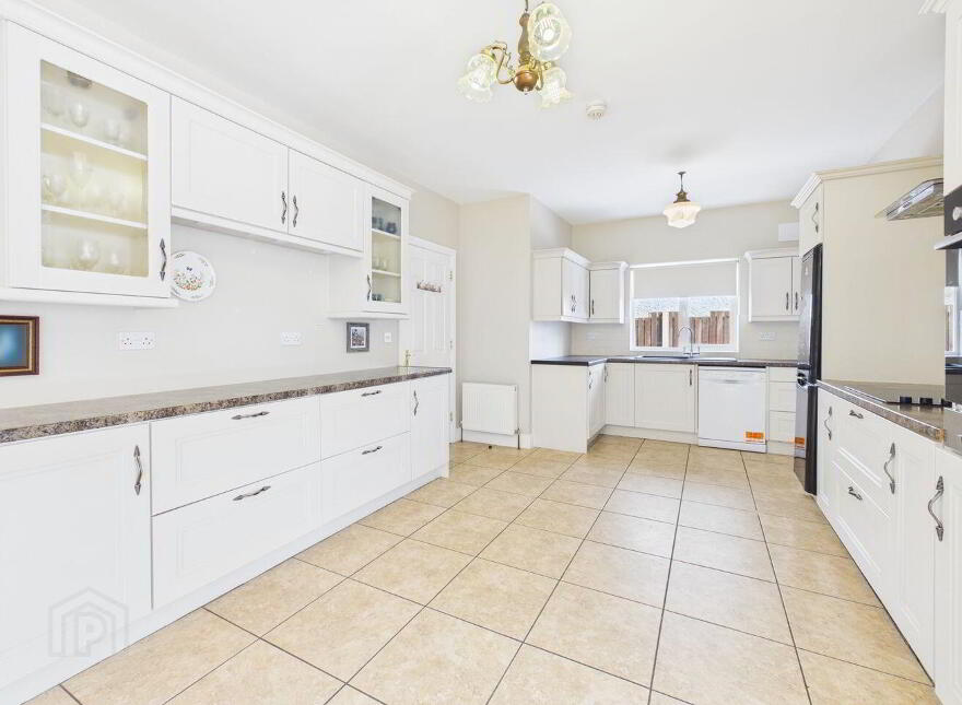 34 Garbally Oaks, Ballinasloe, H53NP82