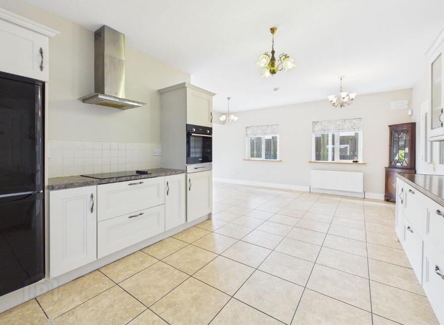 34 Garbally Oaks, Ballinasloe, H53NP82