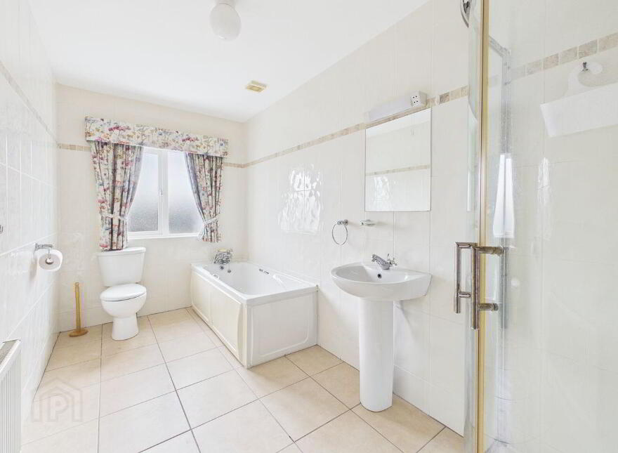 34 Garbally Oaks, Ballinasloe, H53NP82