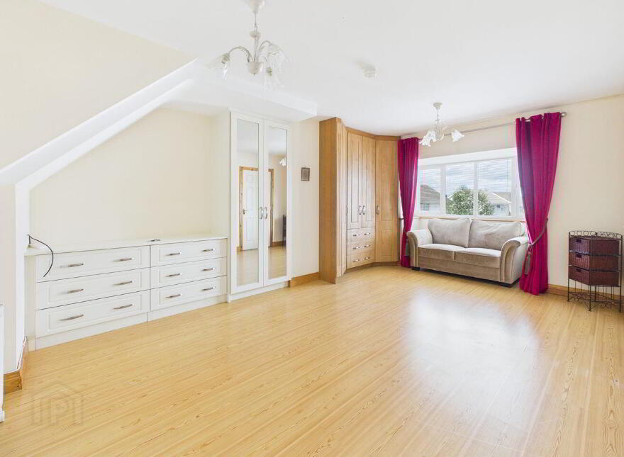 34 Garbally Oaks, Ballinasloe, H53NP82