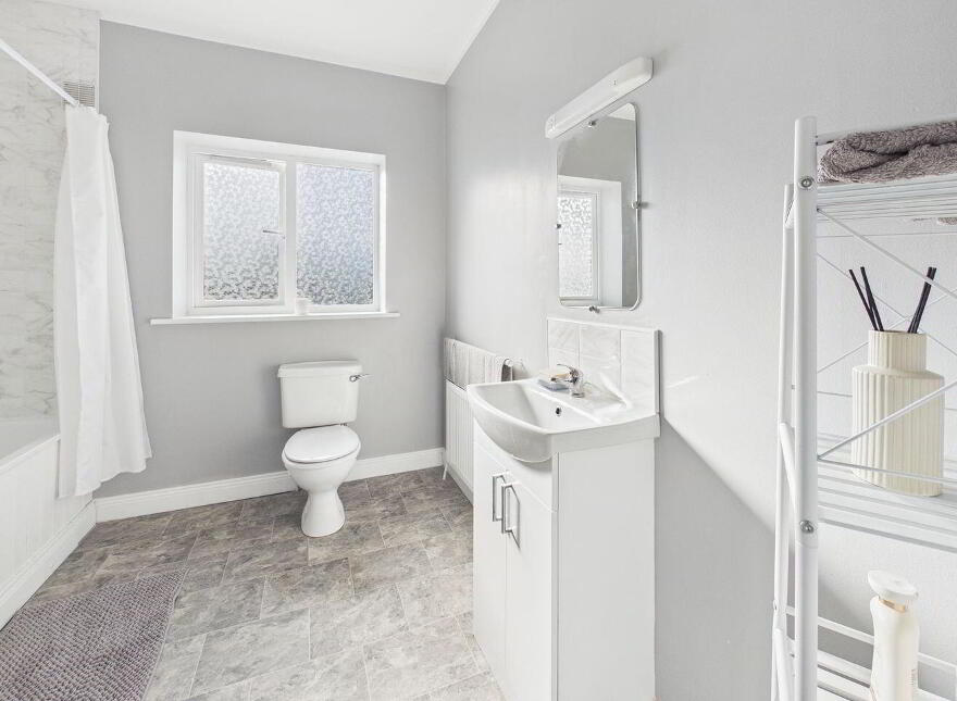 22 Abbeyfield, Ballaghaderreen, F45HK29