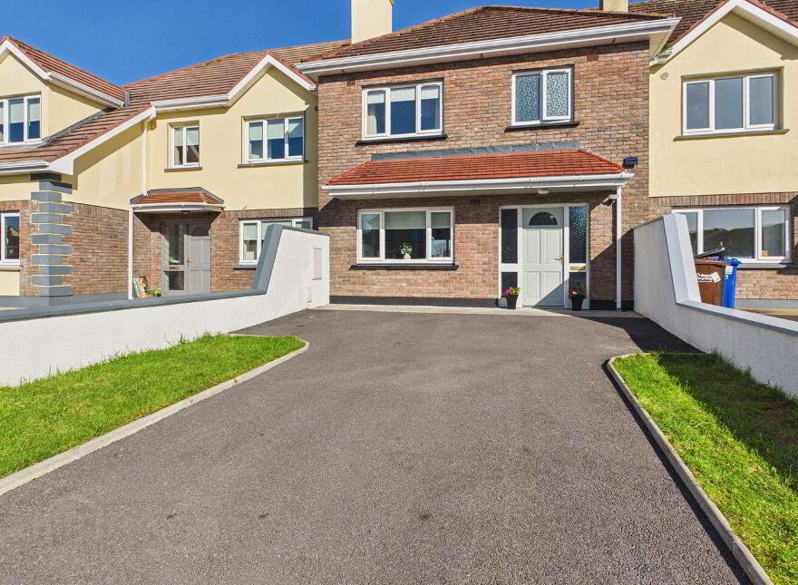 22 Abbeyfield, Ballaghaderreen, F45HK29