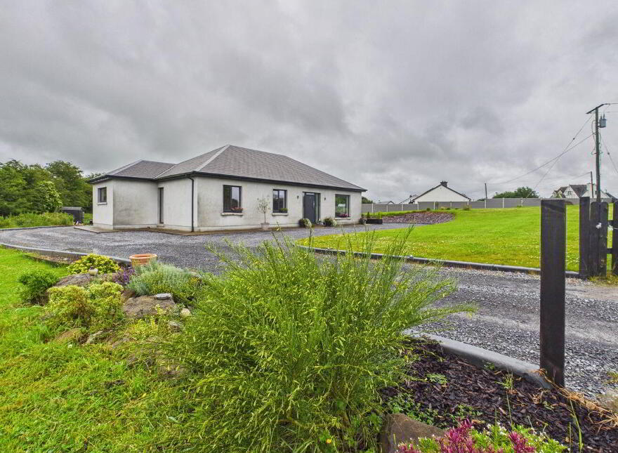 Mount Temple, Williamstown, N37A6W2