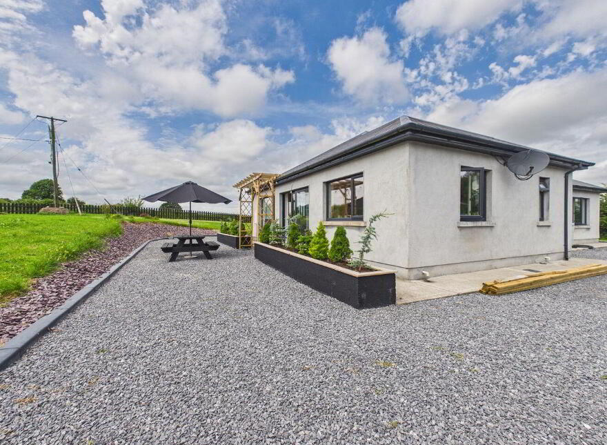 Mount Temple, Williamstown, N37A6W2