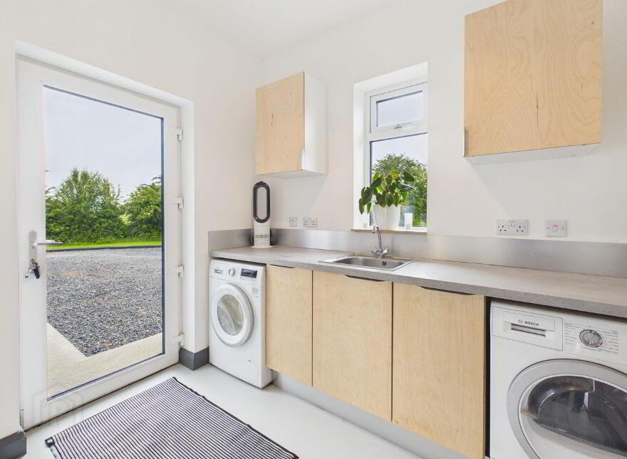 Mount Temple, Williamstown, N37A6W2