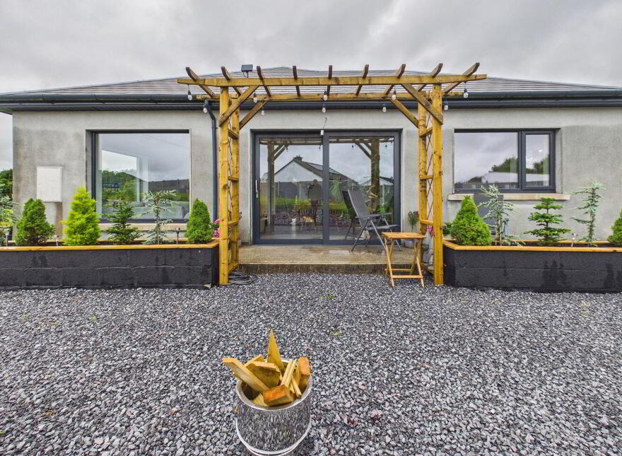 Mount Temple, Williamstown, N37A6W2