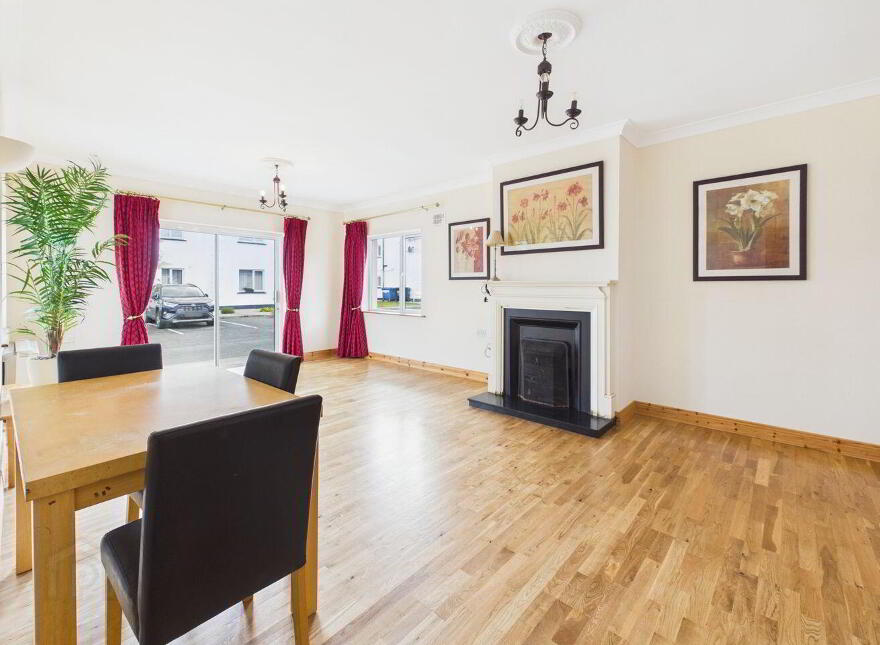 10 Oakwood, Roscommon Town, F42D306