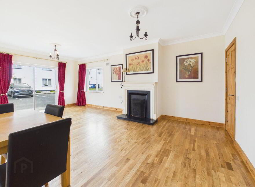 10 Oakwood, Roscommon Town, F42D306