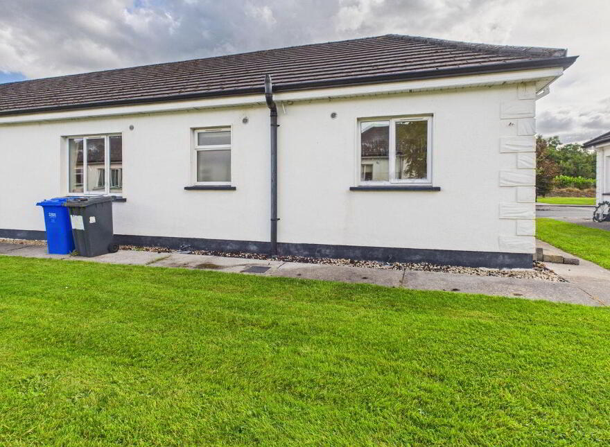 10 Oakwood, Roscommon Town, F42D306
