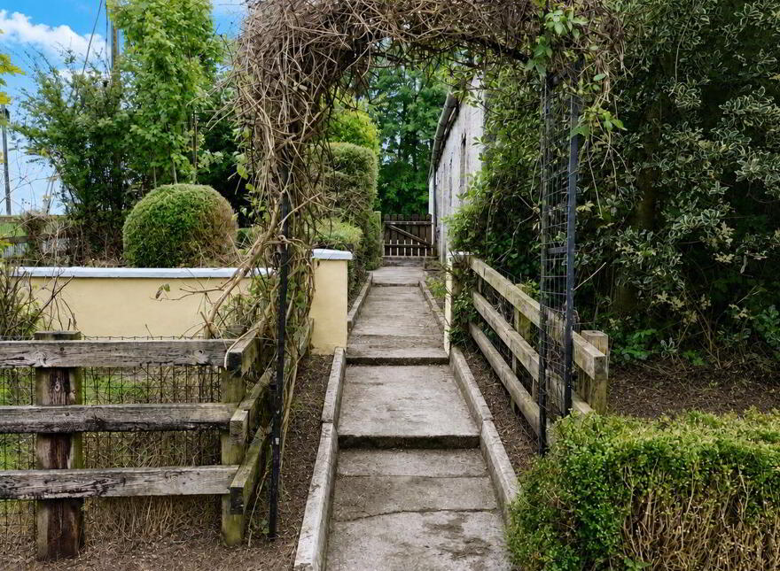 Lower Ballagh, Menlough, Killoscobe, H53W882
