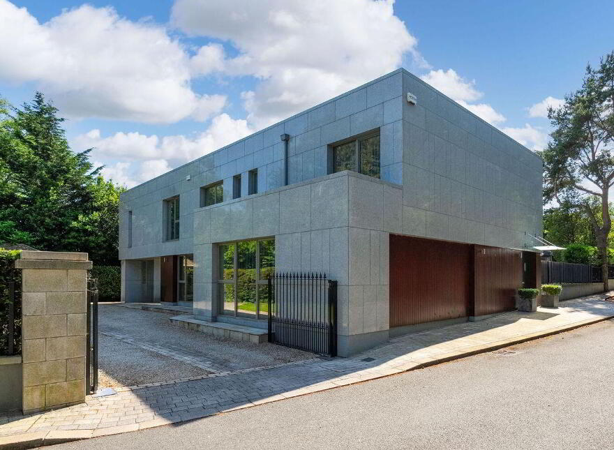 Pineview, Ballybride Road, Rathmichael, D18K6K1