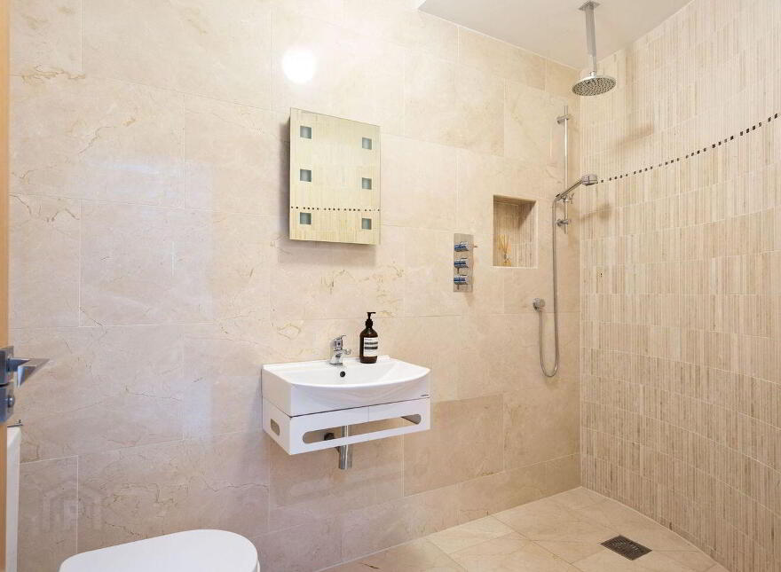 Pineview, Ballybride Road, Rathmichael, D18K6K1