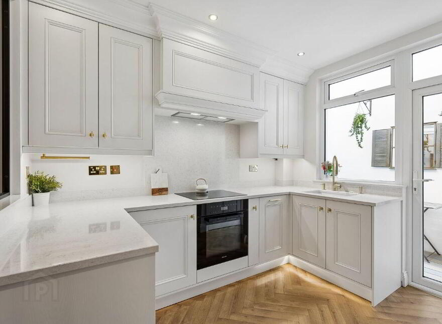 81 Cook Street, South Dublin City, D08DN2X