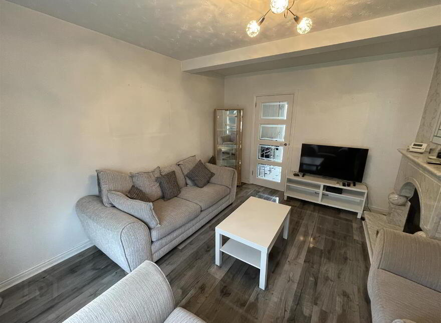35 Glenalina Park, Belfast, BT12 7LD