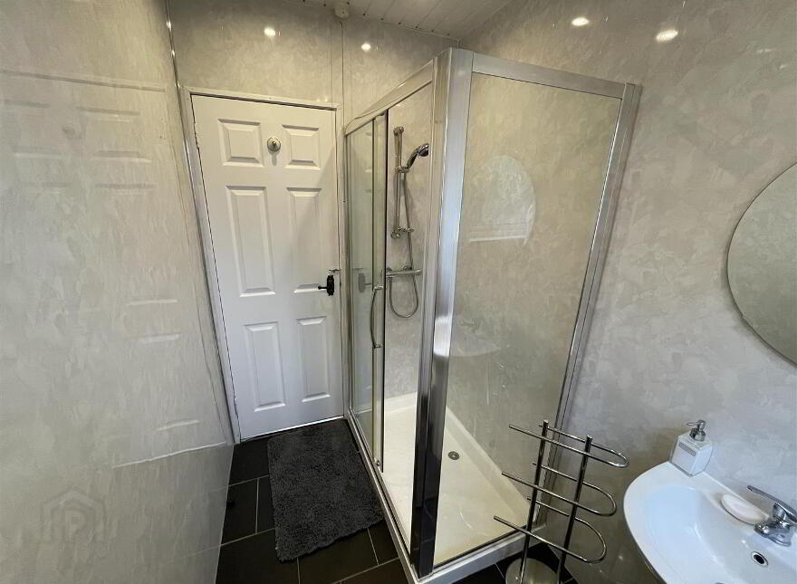 35 Glenalina Park, Belfast, BT12 7LD