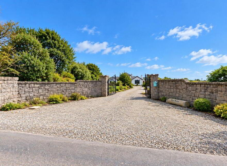 Dry Dock, Tenacre, Kilrane, Rosslare Harbour, Y35C7P3