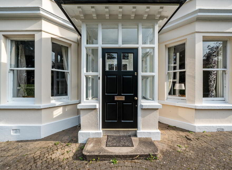 28 Marlborough Park South, Belfast, BT9 6HR