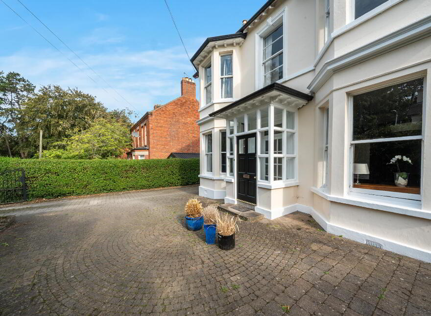 28 Marlborough Park South, Belfast, BT9 6HR