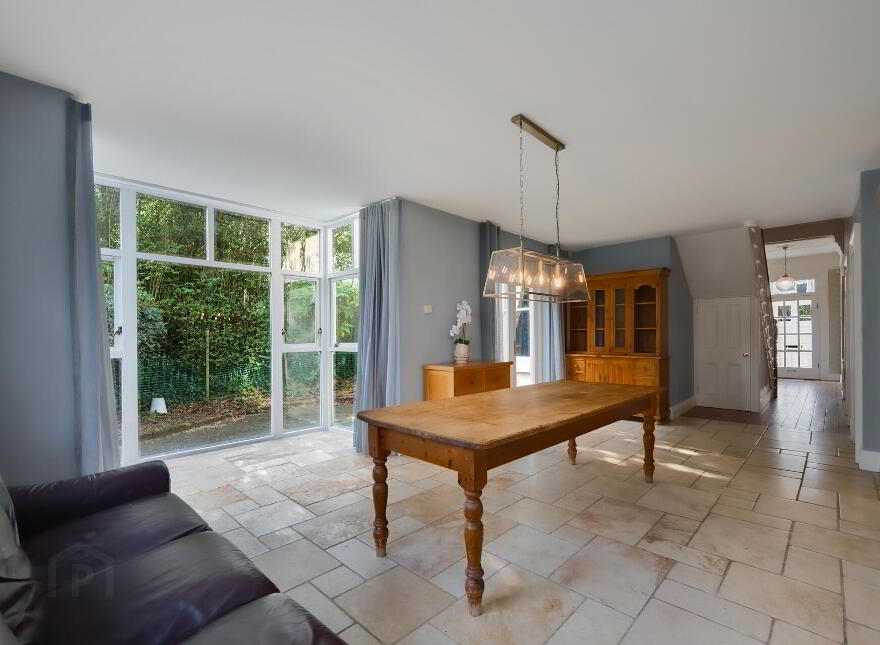 28 Marlborough Park South, Belfast, BT9 6HR