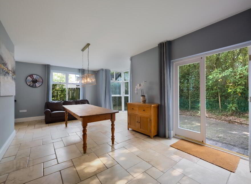 28 Marlborough Park South, Belfast, BT9 6HR