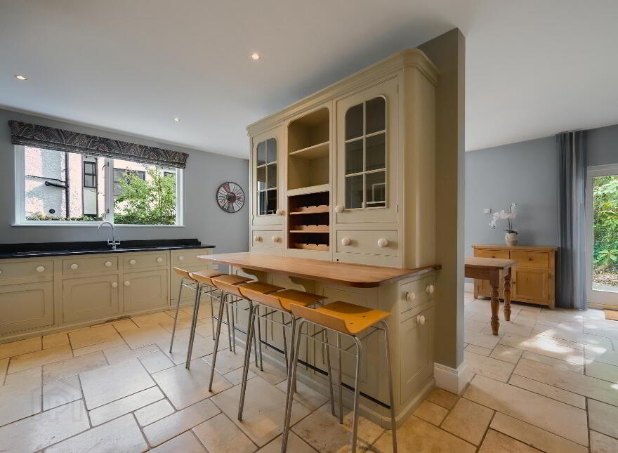 28 Marlborough Park South, Belfast, BT9 6HR
