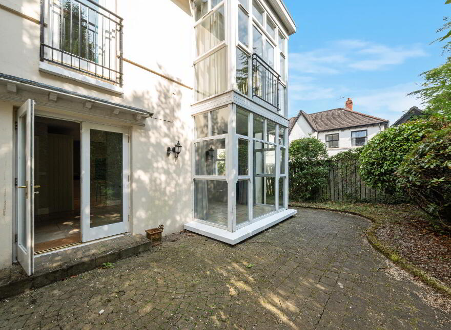 28 Marlborough Park South, Belfast, BT9 6HR