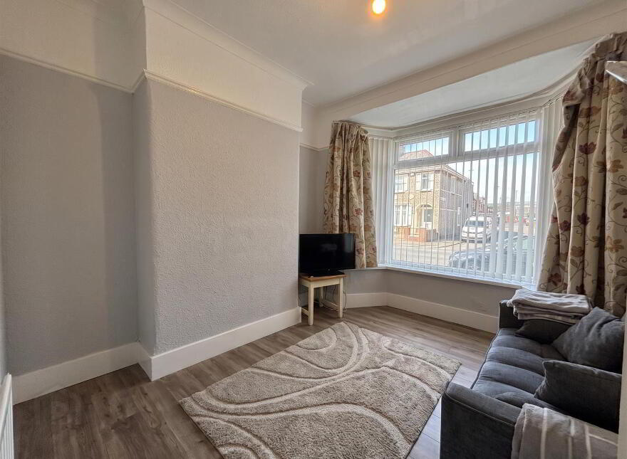 26 Rosapenna Drive, Cliftonville, Belfast, BT14 6GT