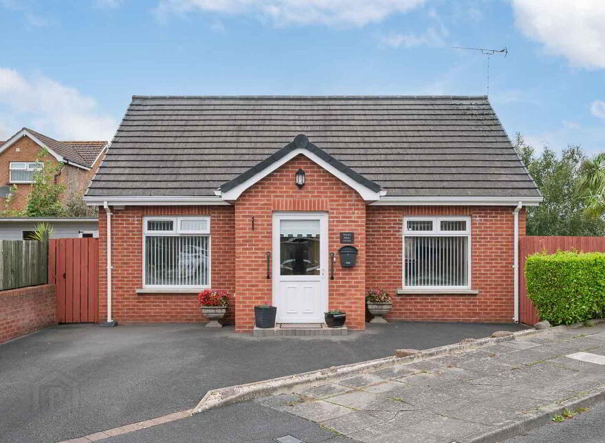38a Sinclair Road, Bangor, BT19 1PF photo