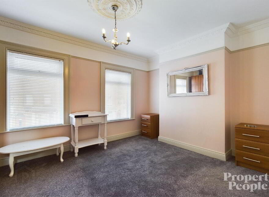 17 Farnham Street, Belfast, BT7 2FL