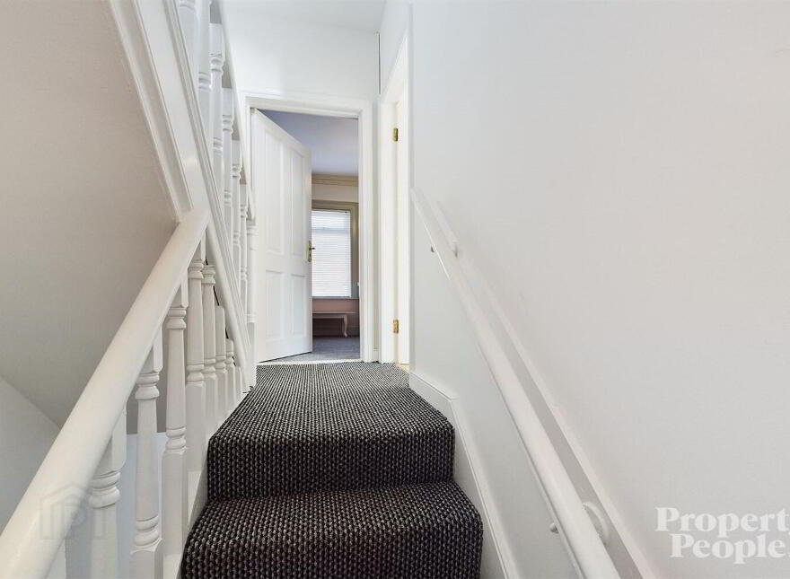 17 Farnham Street, Belfast, BT7 2FL